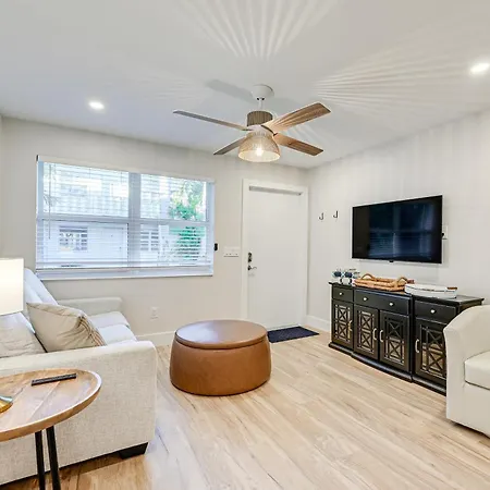Sleek Coastal Abode 1 Block To Naples Beach!